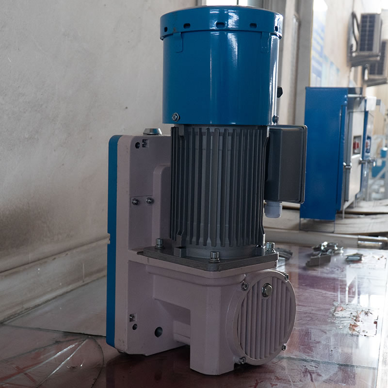 มอเตอร์รอกฉุดไฟฟ้า