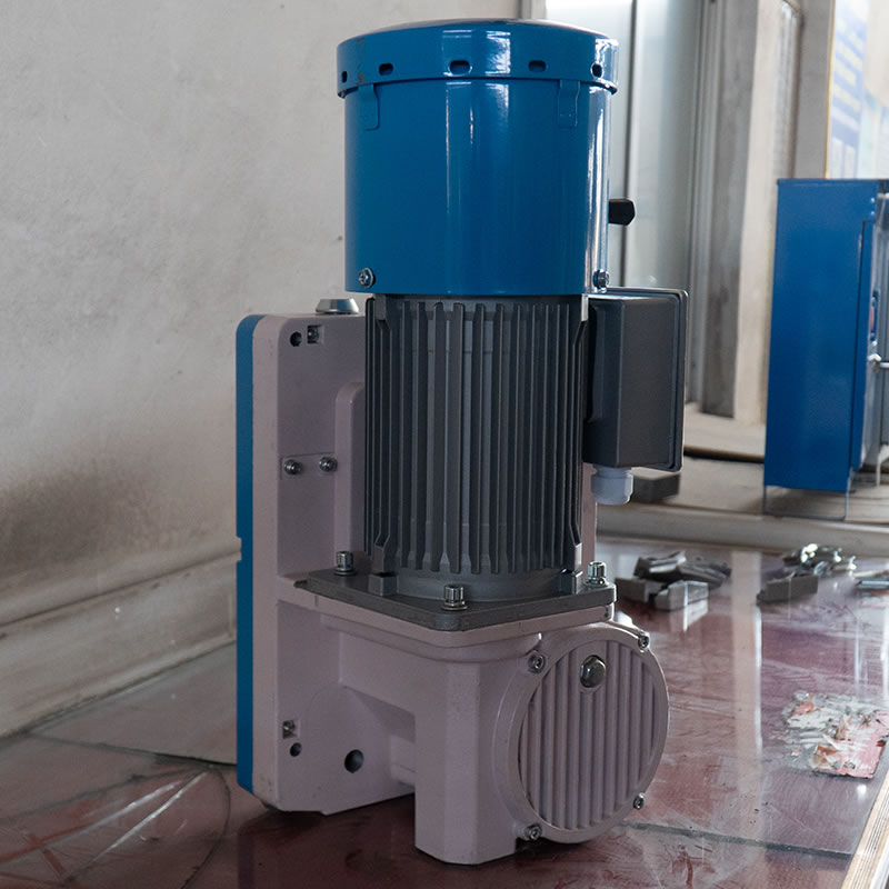 รอกลากสำหรับแท่นก่อสร้าง